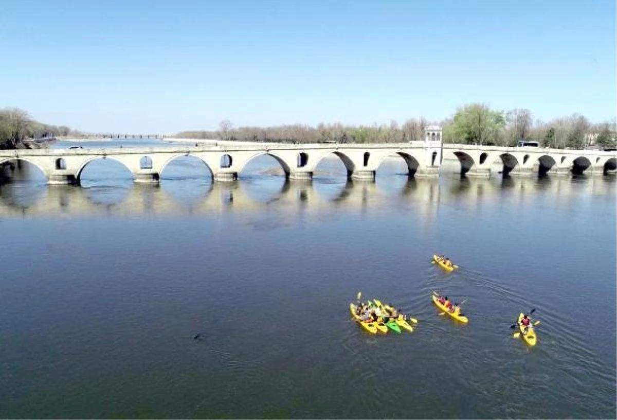 Edirne\'nin Üç Nehrinde Kürek Çektiler