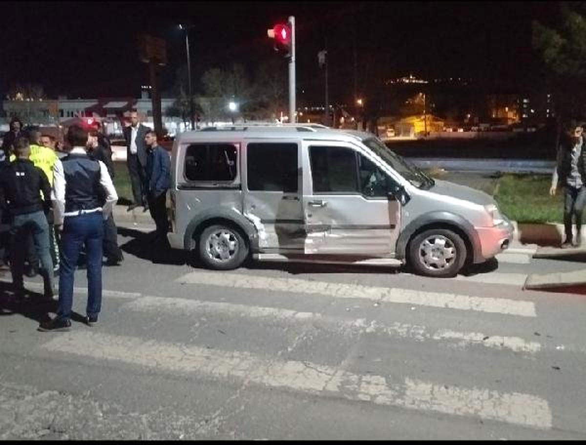 Elazığ\'da Düğün Dönüşü Kaza: 9 Yaralı