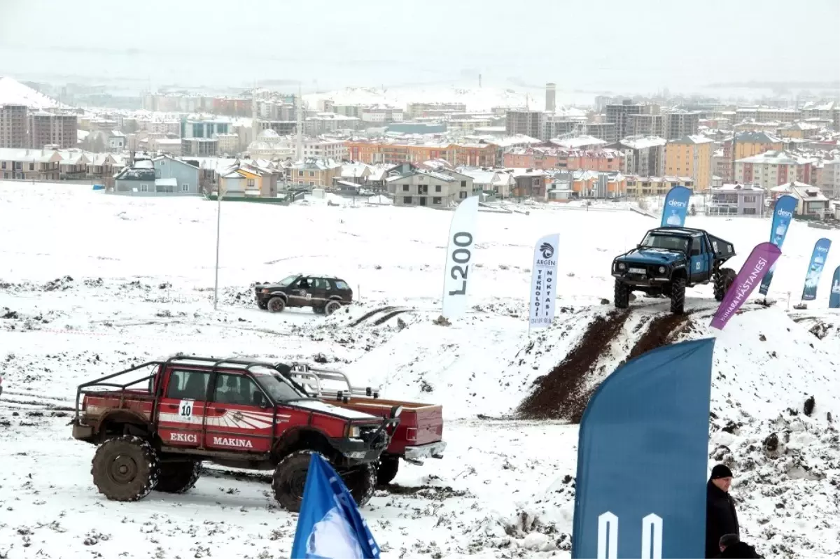 Erzurum\'da Off-road Yarışları Nefes Kesti