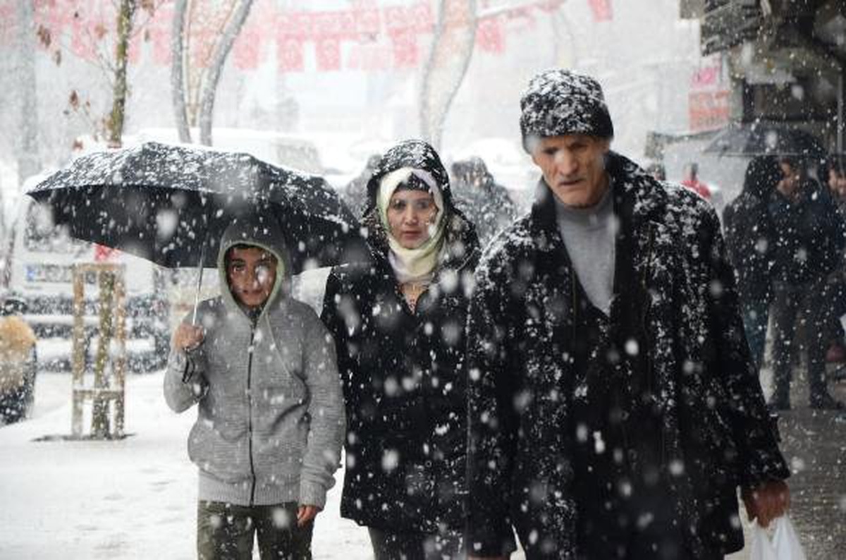Hakkari, Yağan Karla Beyaza Büründü