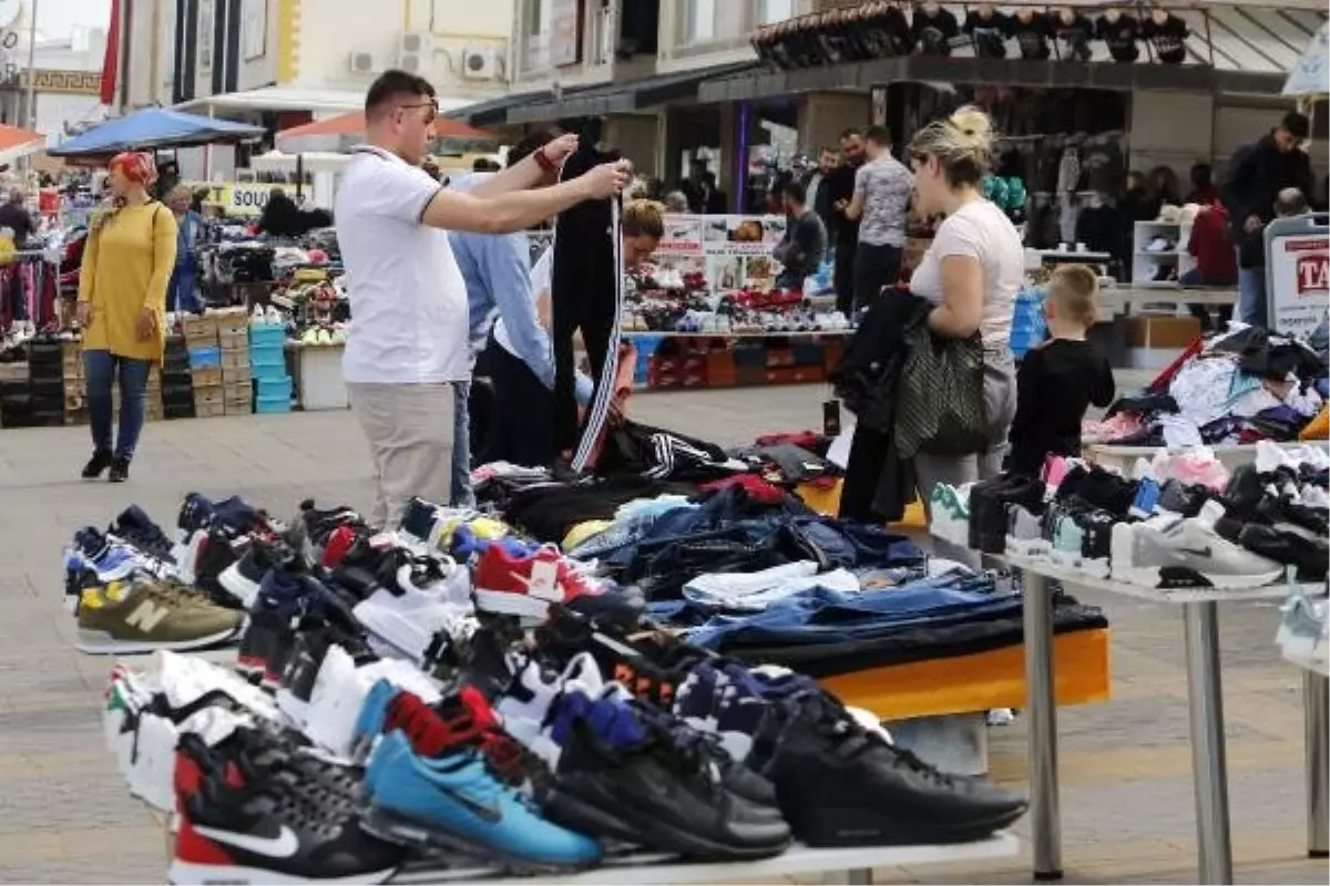 İran\'daki Devalüasyon Antalya\'daki \'5 Yıldızlı Sokak Pazarı\'nı Vurdu