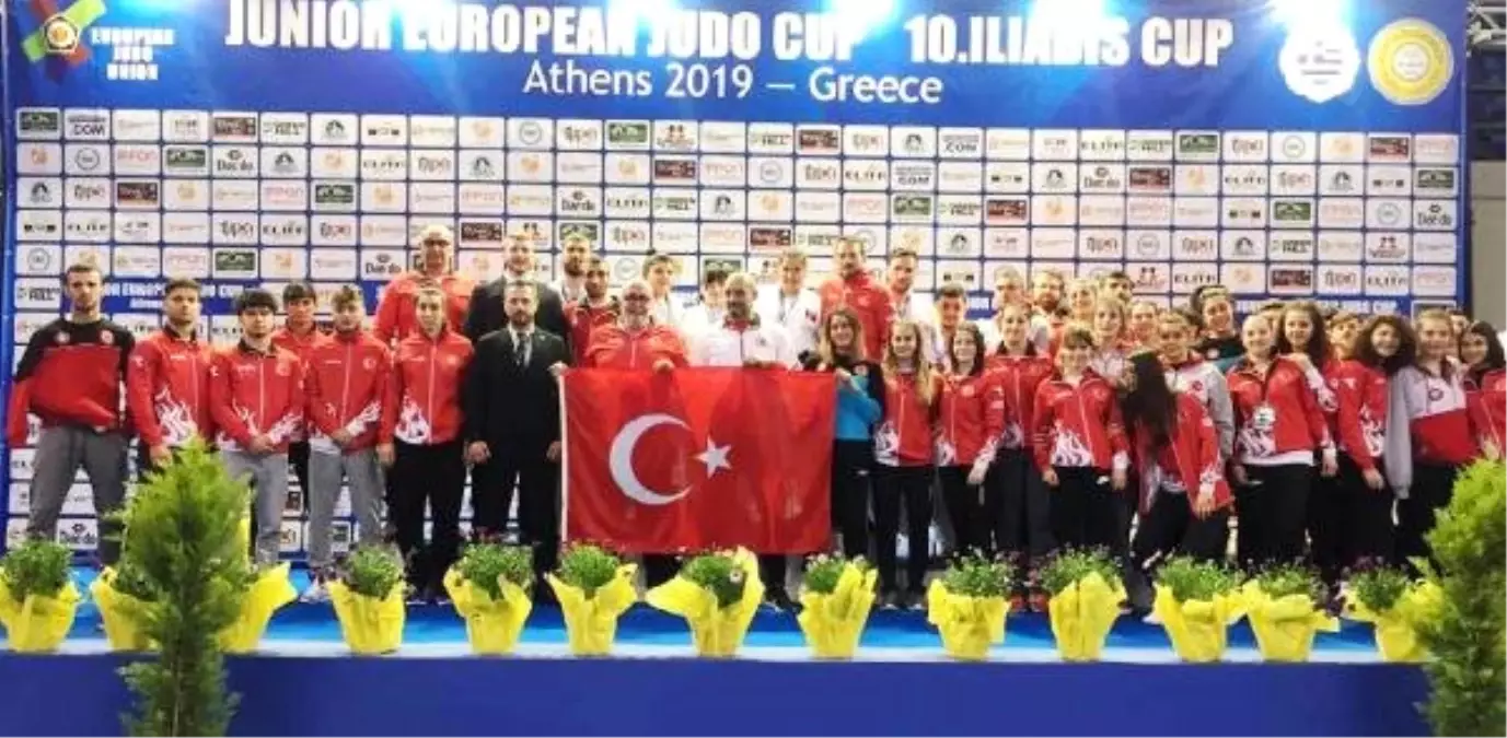 Judo Genç Milli Takımı, Atina\'da İkinci Oldu