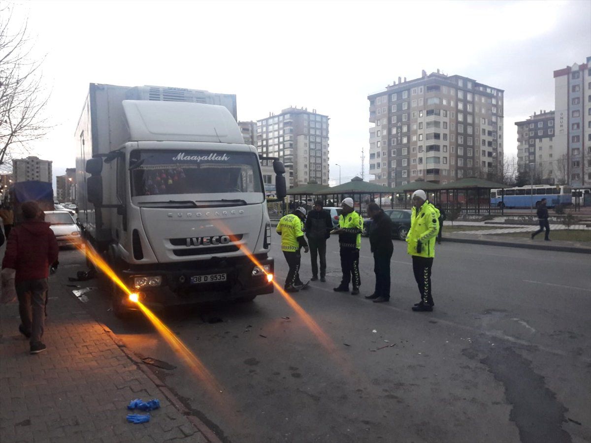Kayseri\'de Kamyonun Altında Kalan Yaya Öldü