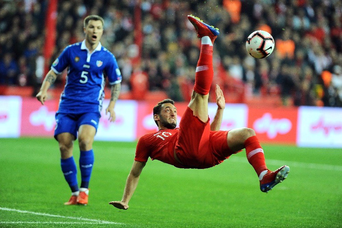 2020 UEFA Avrupa Futbol Şampiyonası: Türkiye: 2 - Moldova: 0 (İlk Yarı)