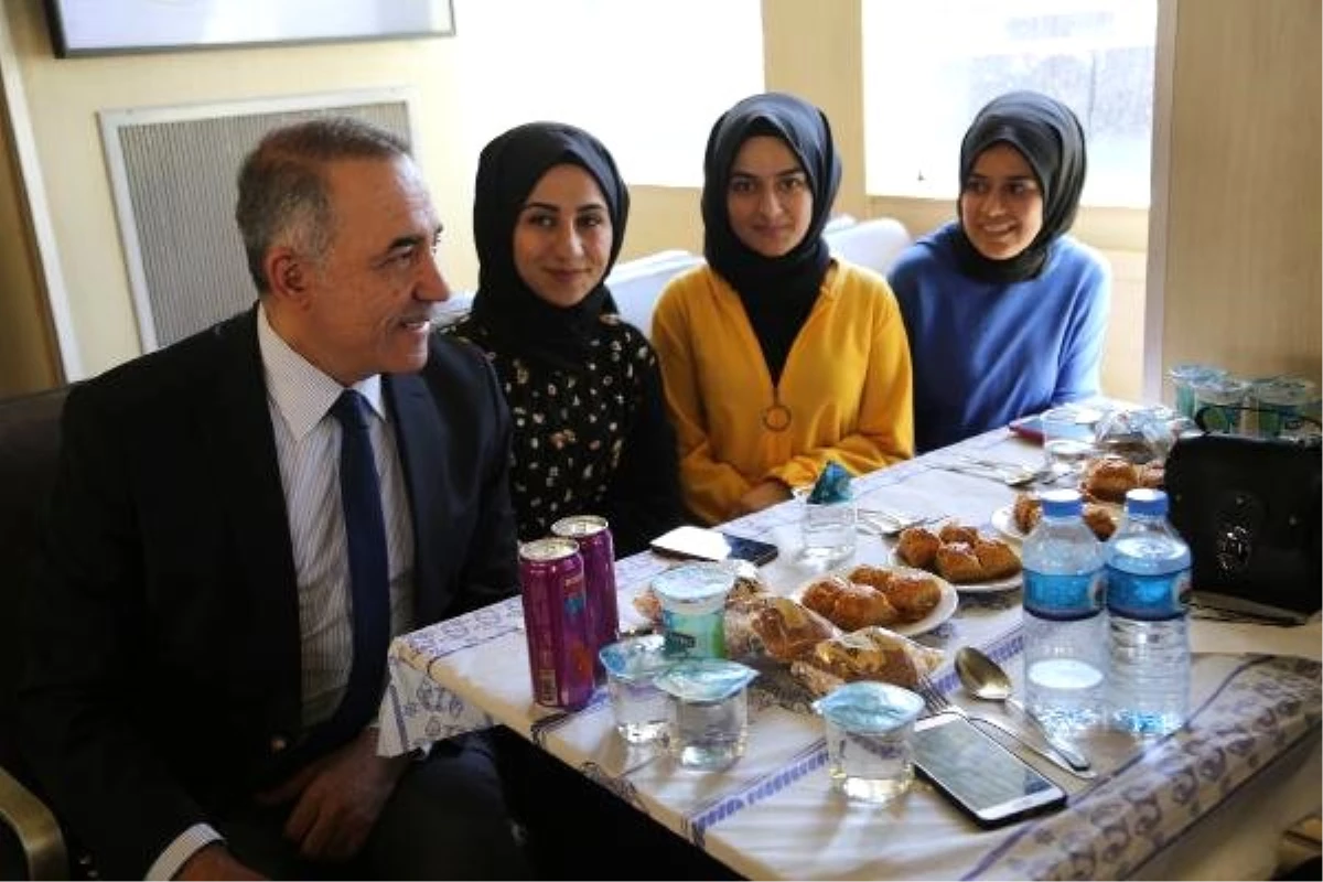 AK Parti Sultangazi Belediye Başkan Adayı Dursun: Genç Kardeşlerimiz Kendilerine Bir Hedef...