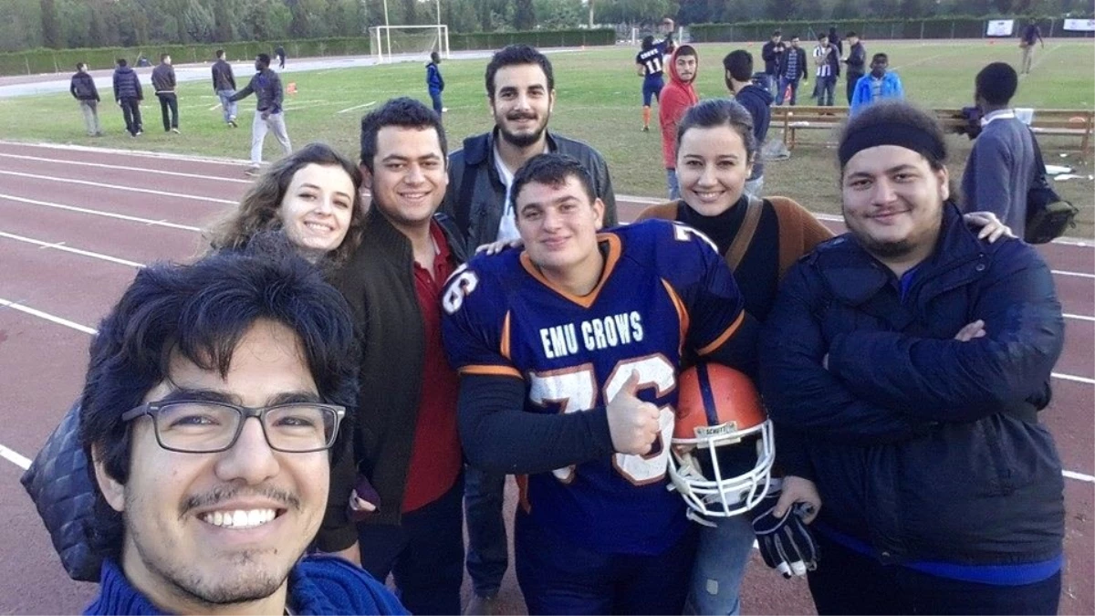 Amerikan Futbolu Oynarken Ayağını Kıran Üniversiteli İnegöl\'de Toprağa Verildi