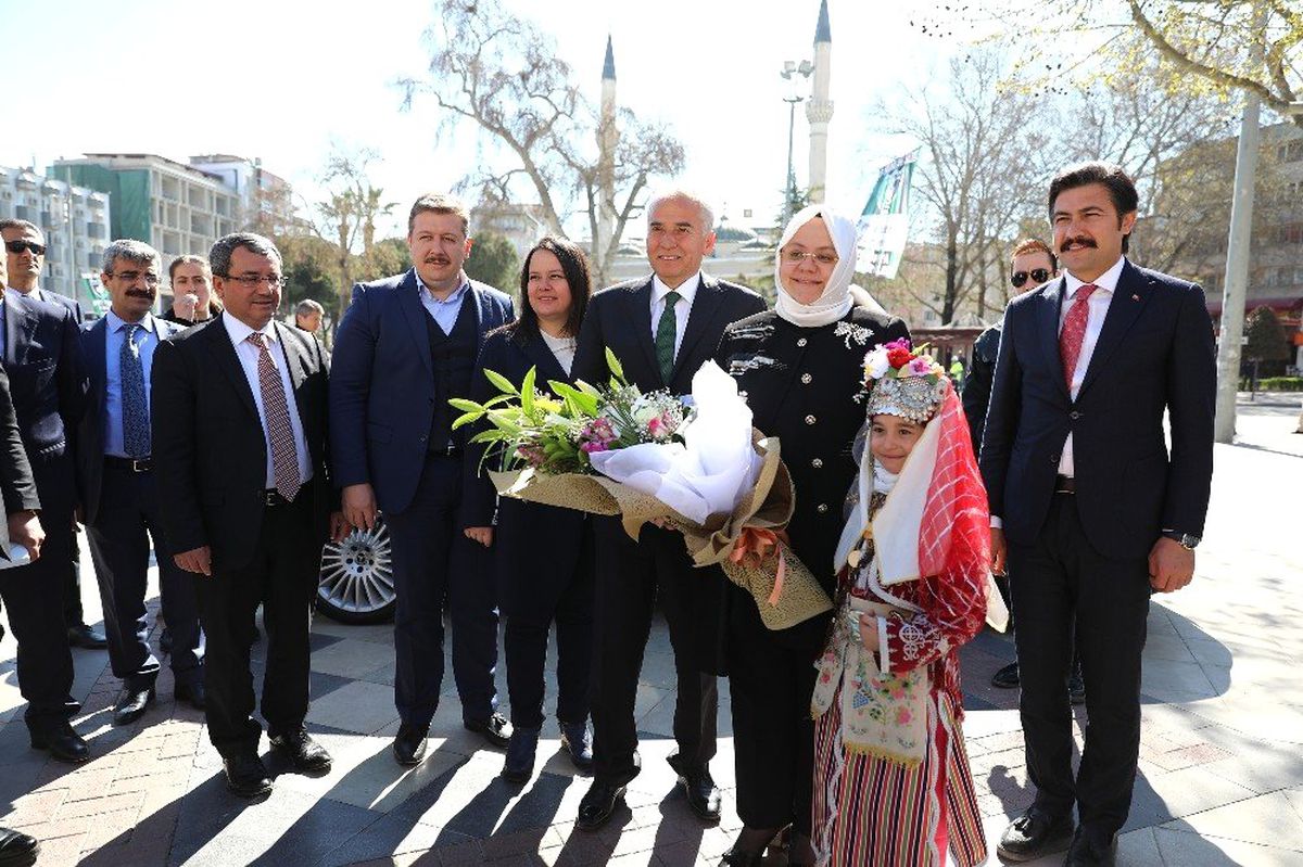 Bakan Selçuk: "Başkan Osman Zolan Denizli İçin Bir Fırsat"