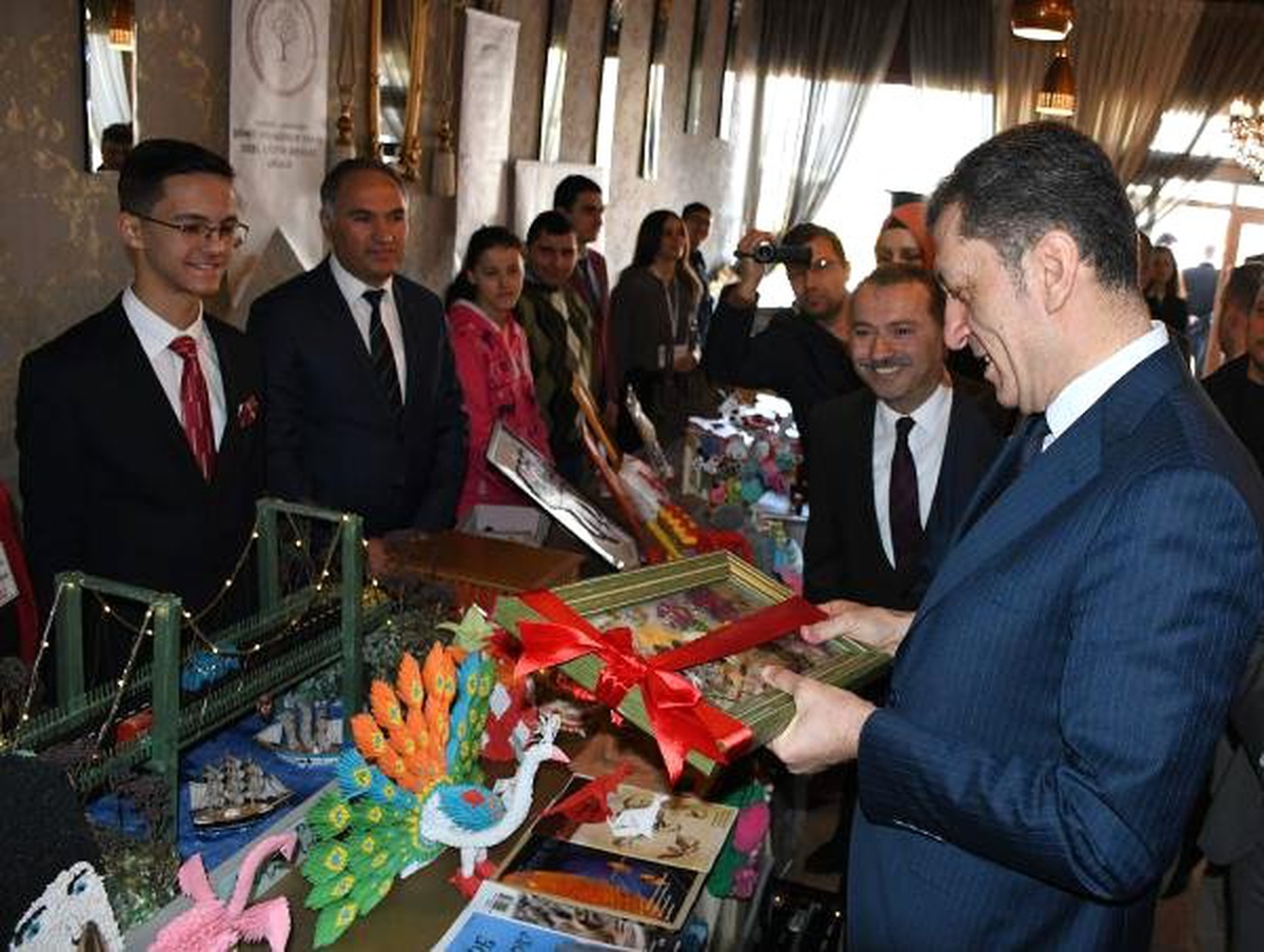 Bakan Selçuk: Ekonomimizin Yükselmesi İsteniyorsa, Eğitimimizin Yükselmesi Gerekiyor