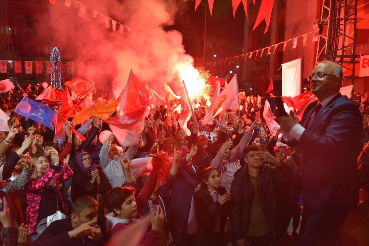 Başkan Kayda: "Salihli\'nin Anahtarını Ehline Teslim Edeceğinizden Şüphem Yok"