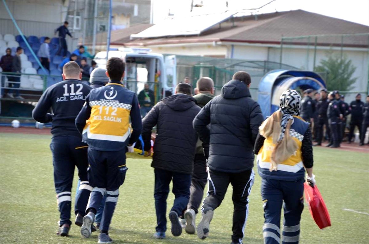 Dili Boğazına Kaçan Futbolcu Ölümden Döndü