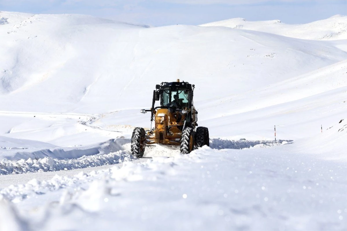 Doğuda 167 Yerleşim Yeri Ulaşıma Kapandı