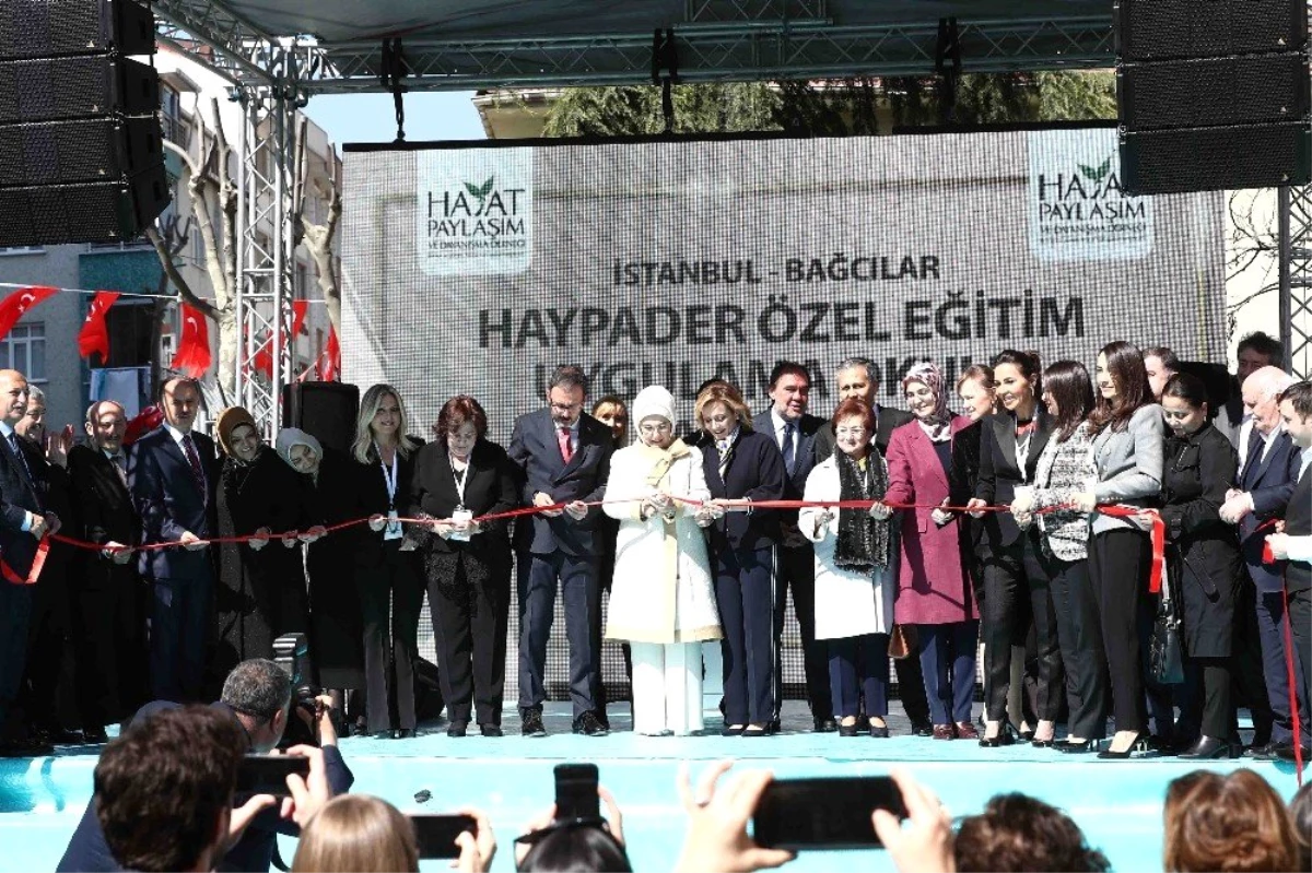 Emine Erdoğan, Bağcılar\'da Özel Eğitim ve Uygulama Okulunun Açılış Törenine Katıldı