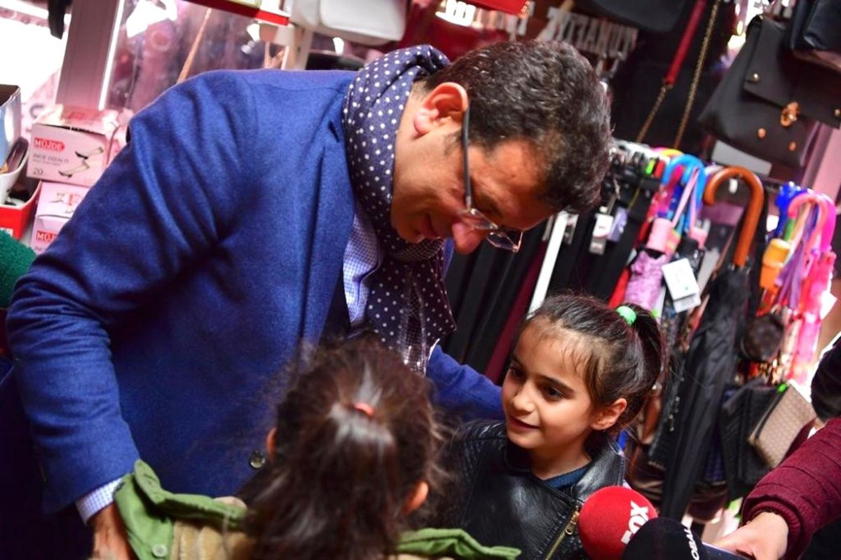 İmamoğlu ile Küçük Kız Arasında İlginç Miting Sohbeti