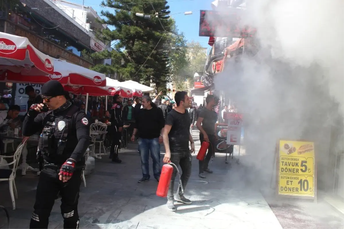 Kebap Restoranında Korkutan Baca Yangını