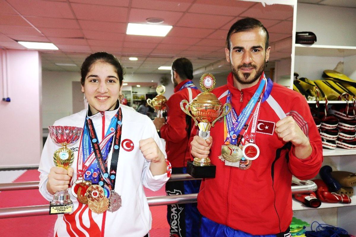 Kick Boksta Diyarbakır\'ın Gururu Oldular