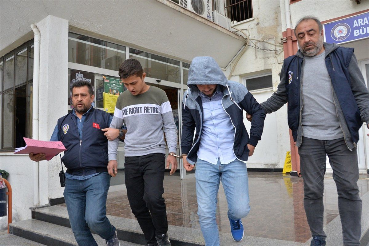 Mersin\'de Telefon Yağmacıları Tutuklandı