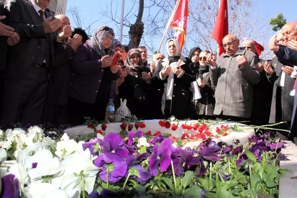 Muhsin Yazıcıoğlu Ölümünün 10. Yılında Kabri Başında Anıldı