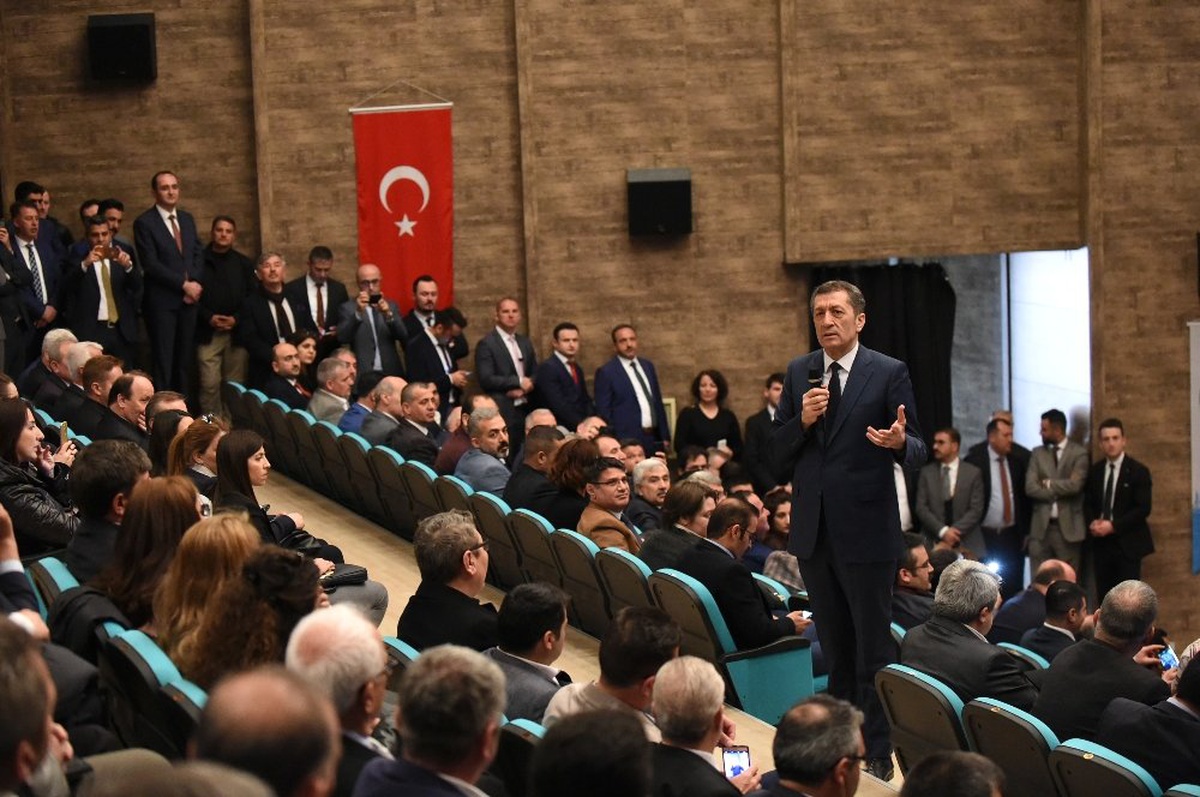Öğrencilere İş Garantisi ve Maaş Vereceğiz"