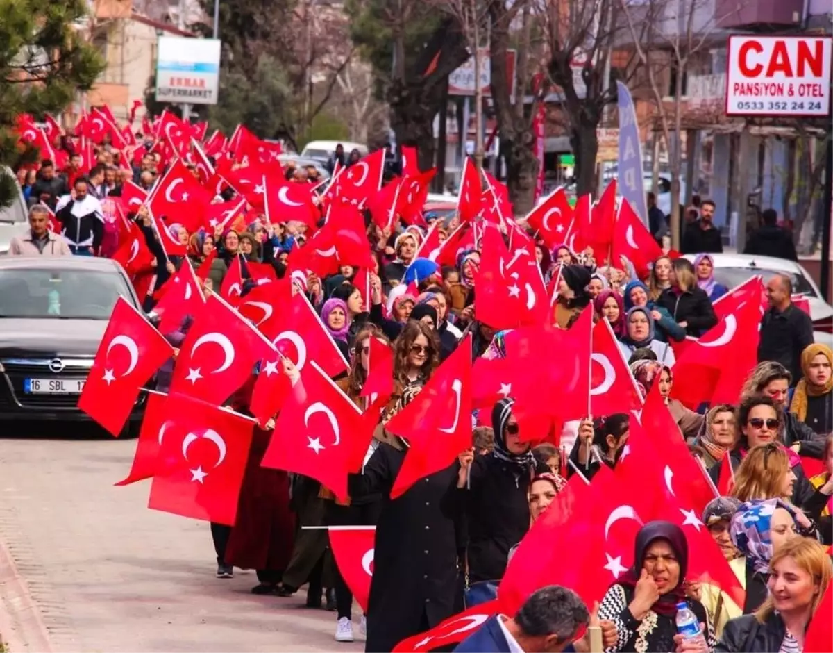 Osmaneli Münür Şahin\'e Sahip Çıktı