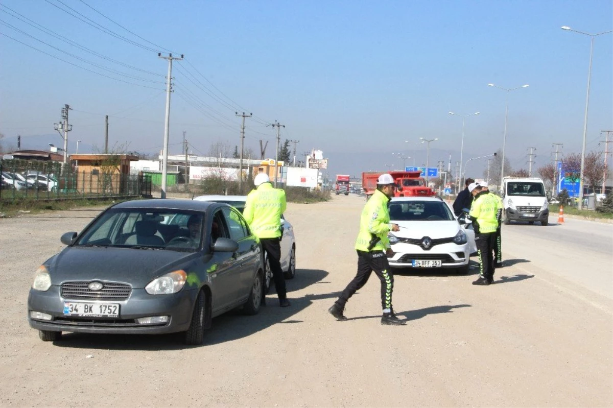 Polis Ekipleri D-100 Uygulamalarını Sıklaştırdı