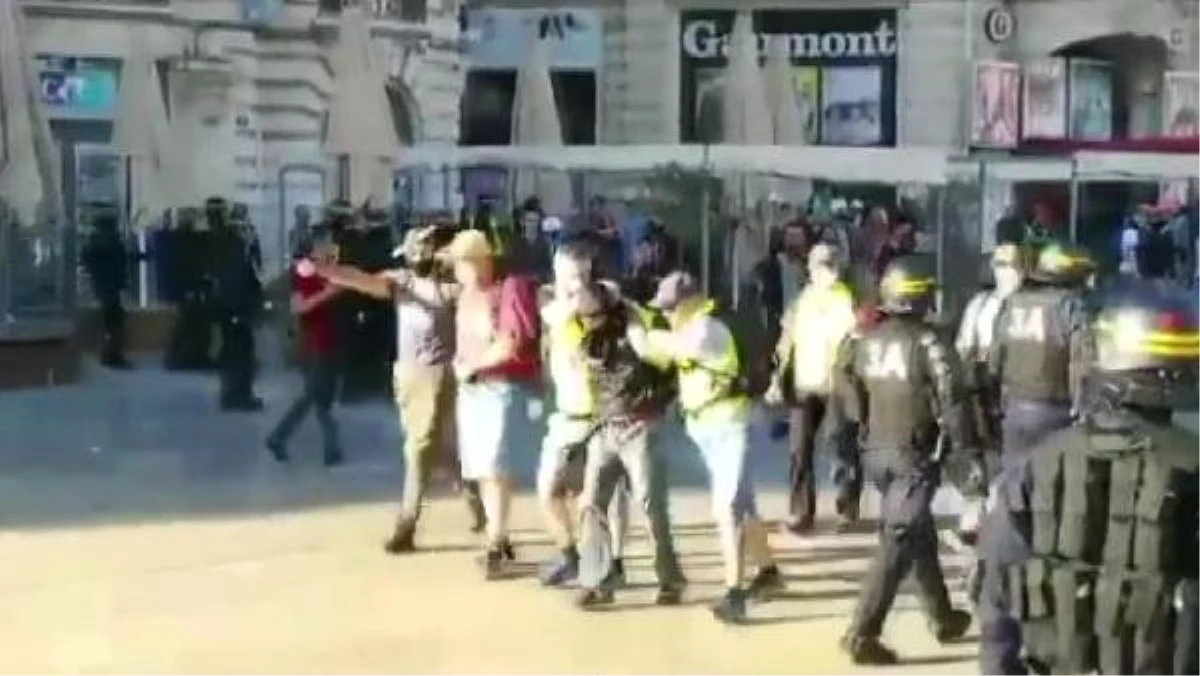 Sarı Yelekli Sivil Polisler, Eylemcileri Gözaltına Aldı