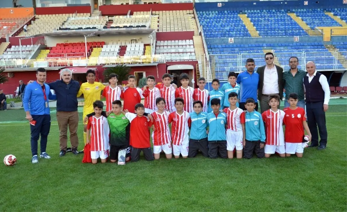 U13 Futbol Altyapı Gelişim Turnuvası 1. Kademe Adana\'da Sona Erdi