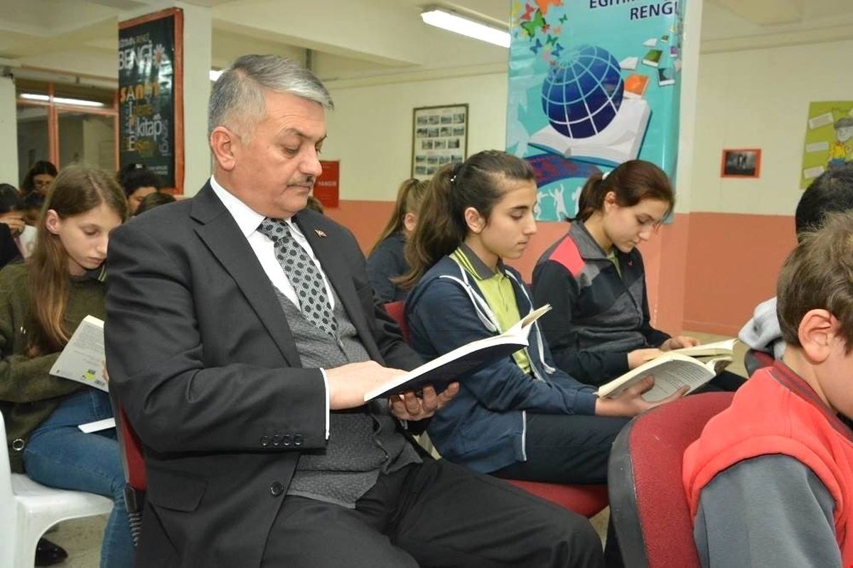 Vali Yazıcı\'dan, Kütüphane Haftası Mesajı