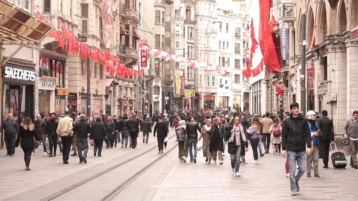 Video | Beyoğlu\'nda Yerel Seçim: Durumdan Memnun Olanlar ve Eskiyi Özleyenler