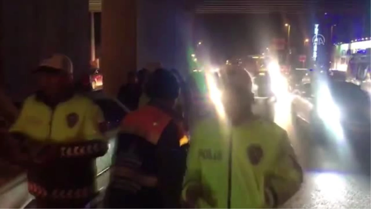 Zeytinburnu\'nda Trafik Kazası : 5 Yaralı