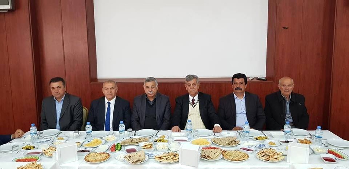 Alevi Kanaat Önderlerinden Kırmızı\'ya Destek