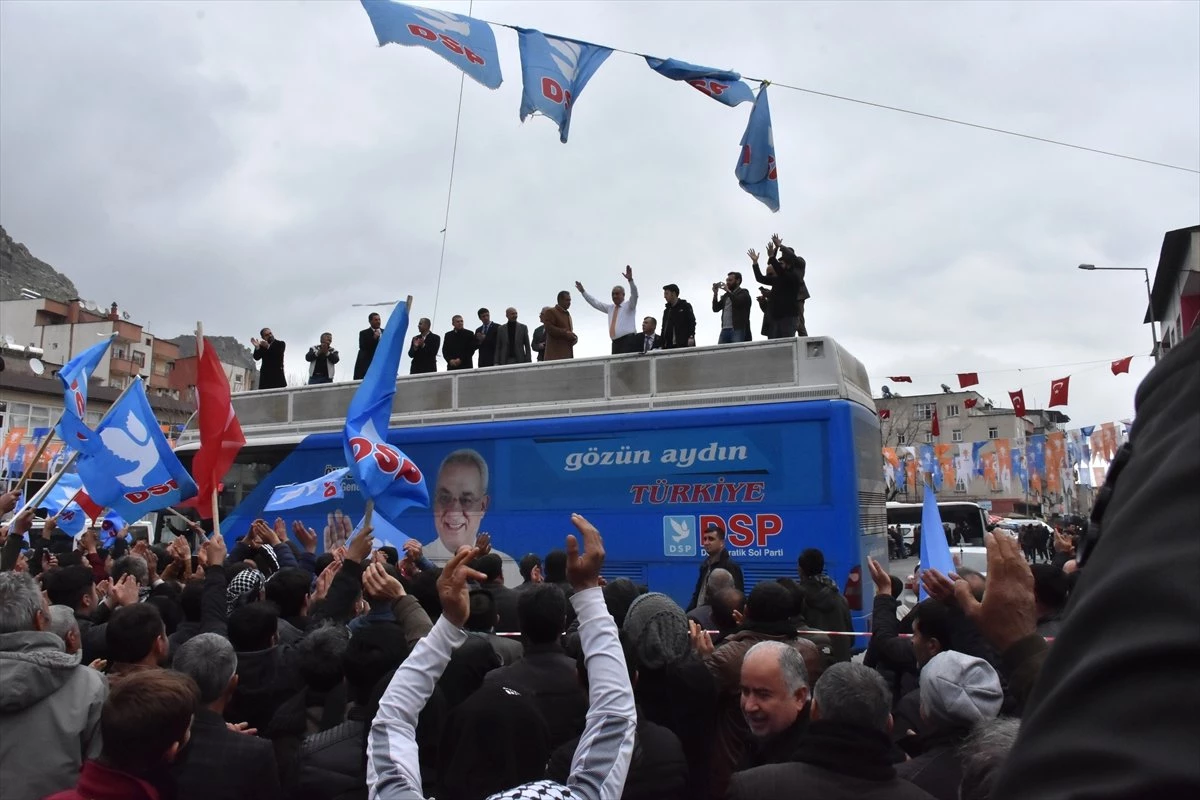 Atatürk Kalksa, Gelse Bunlardan Bir Tanesini Yaşatmaz Orada"