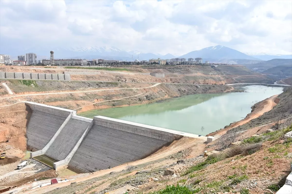 Beylerderesi Barajı Su Tutmaya Başladı