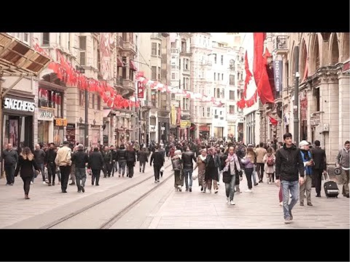 Beyoğlu\'nda Yerel Seçim: Güvenlik mi Yoksa Özgürlük Mü?