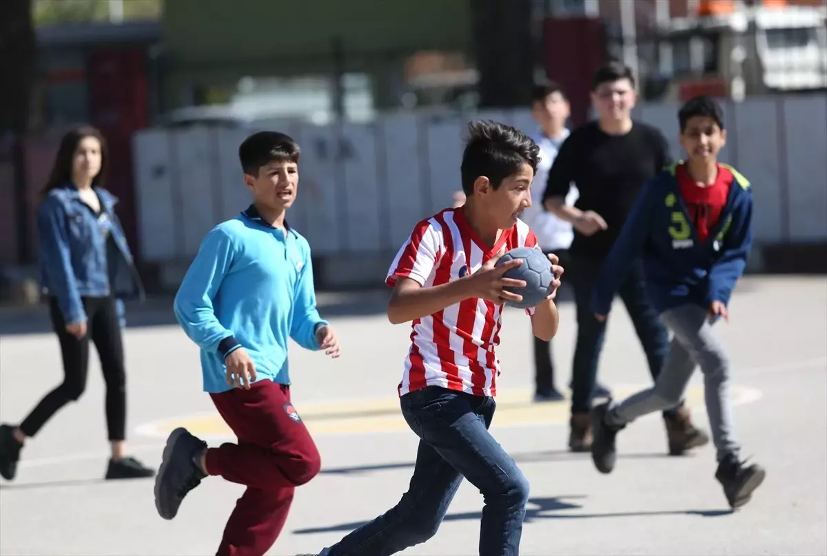 Bu Teneffüs" Çocukların Hayallerini Değiştirdi