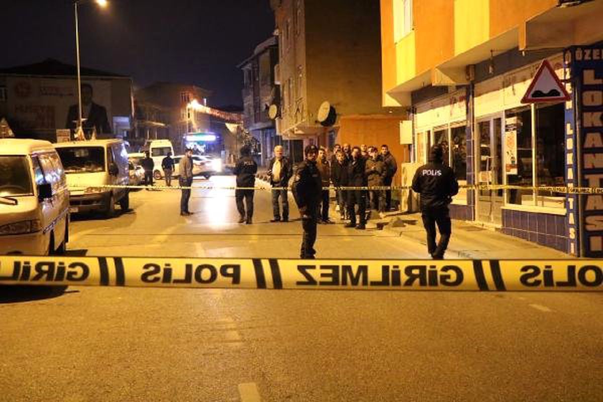 Çekmeköy\'de Cadde Ortasında Pompalı Tüfekle Vuruldu