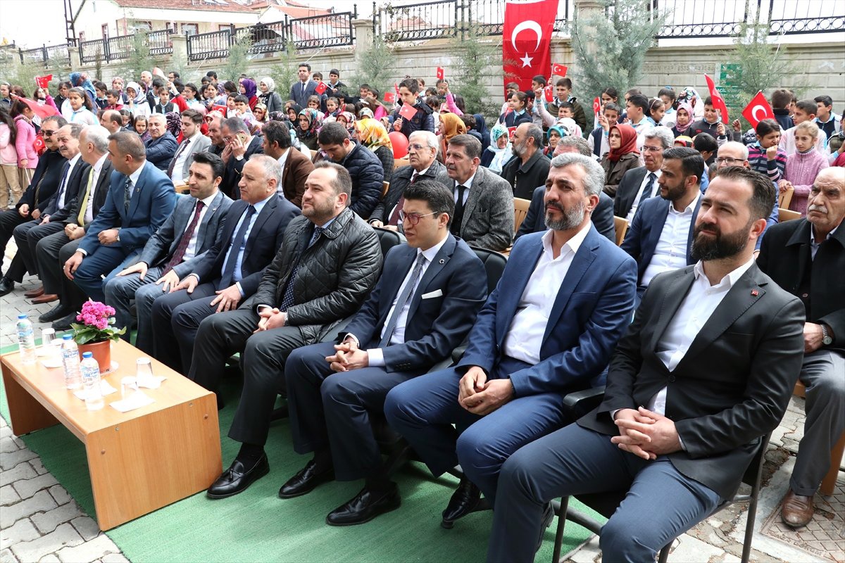 Elazığ\'da Dezavantajlı Öğrencilere Bilişim Sınıfı Desteği