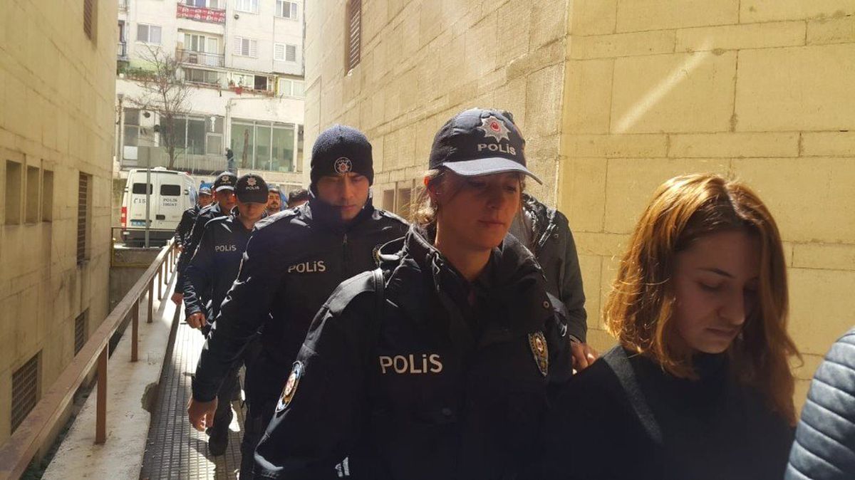 Evlerinde Öcalan Kitapları Çıkan, Eylem Hazırlığındaki Dgh Üyelerinin Sorgusu Sürüyor