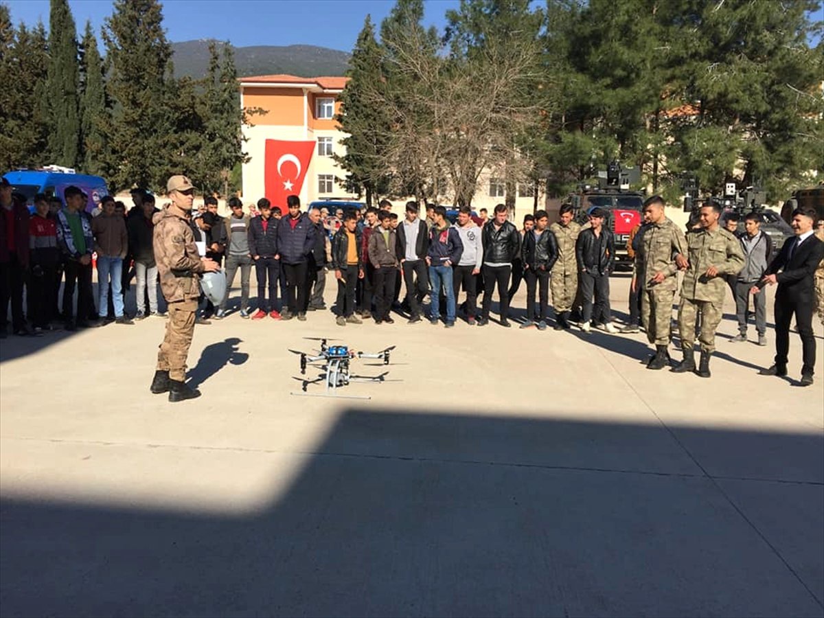 Jandarmadan Öğrencilere Bilgilendirme