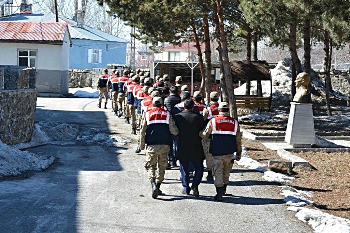 Muş\'ta Terör Operasyonu: 31 Gözaltı
