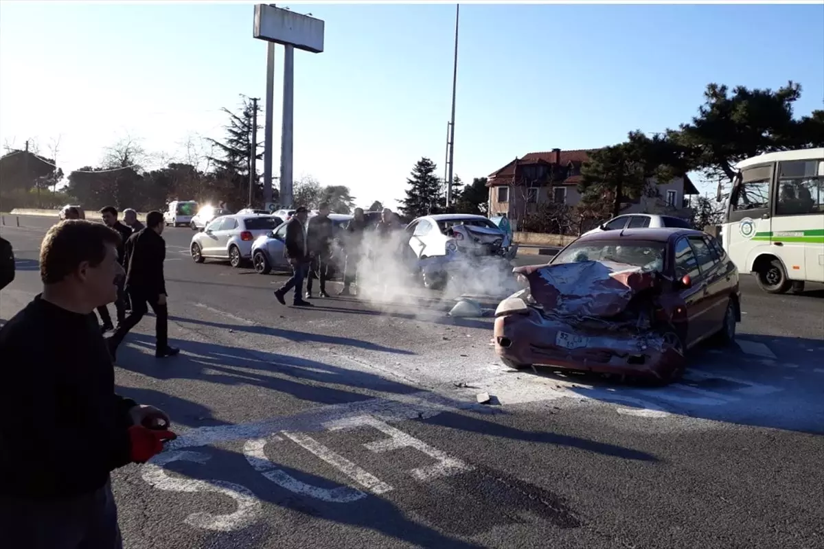 Ordu\'da Zincirleme Trafik Kazası: 4 Yaralı