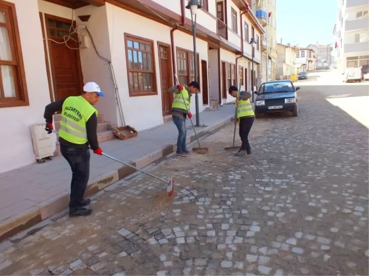 Pazaryeri\'nde Sokak ve Caddeler Artık Daha Temiz Olacak