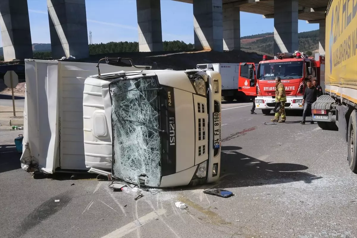 Pendik\'te Trafik Kazası: 2 Yaralı