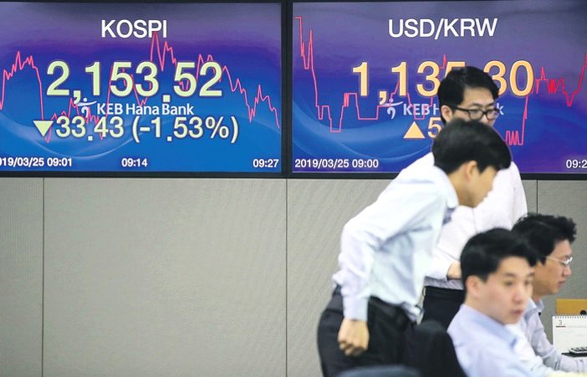 Resesyon kokusu alan yatırımcı satışa geçti!