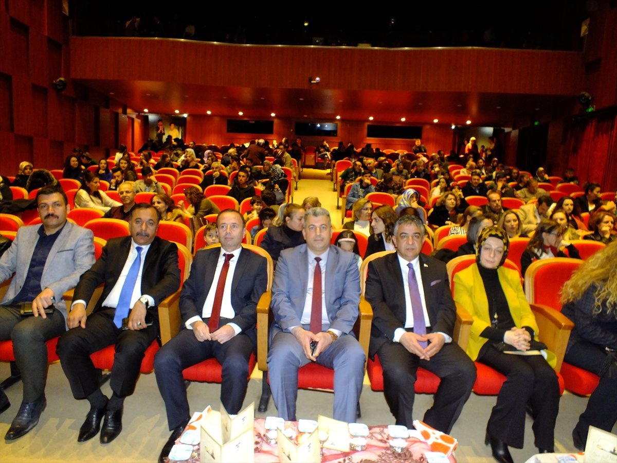 Sivas\'ta "Türkü Tadında Şiirlerimiz" Etkinliği Düzenlendi