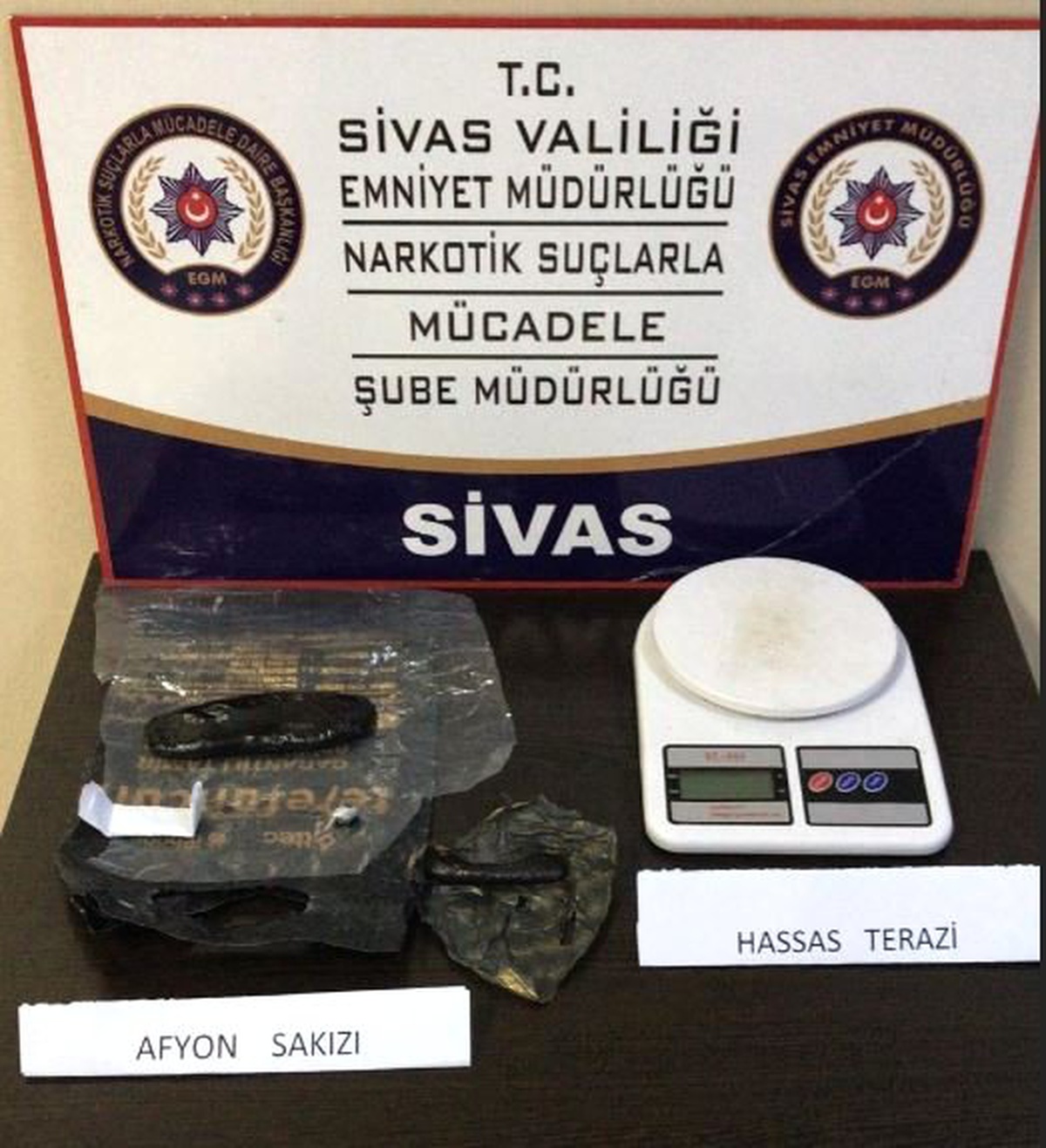 Sivas\'ta Uyuşturucu Operasyonlarında 5 Tutuklama