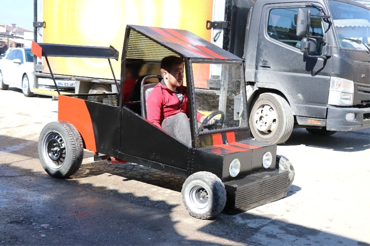 Topladığı Hurda Malzemelerle Kendi Otomobilini Yaptı