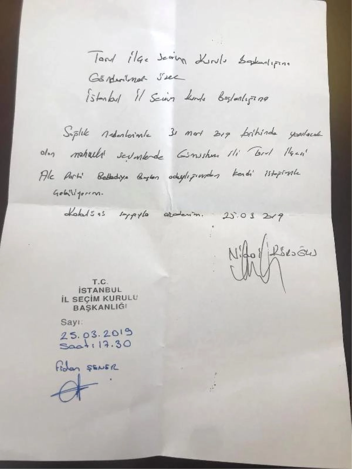 Torul\'da AK Parti Belediye Başkan Adayı Köroğlu, Adaylıktan Çekildi