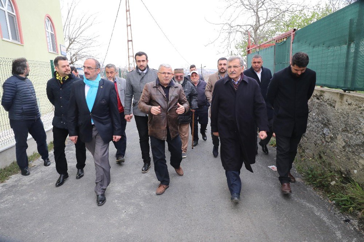Vatandaştan Beykoz Adayı Murat Aydın\'a: "10 Senedir Mahallemize Gelen İlk Belediye Başkanısınız"