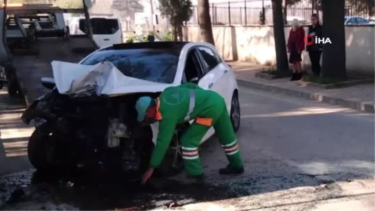 Virajı Alamayarak Duvara Çarpan Sürücü Olay Yerinde Yaşamını Yitirdi