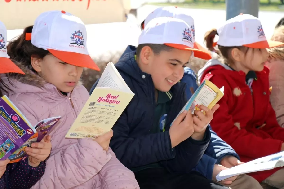 Yalovalı Öğrenciler Okuyarak Mesaj Verdiler